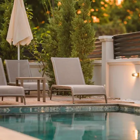 Avilia Hotel *