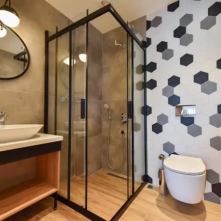 Avilia Hotel *